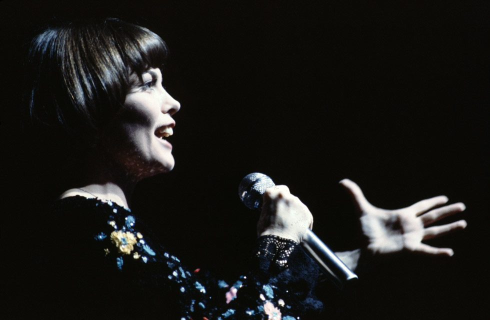 Mireille MATHIEU
