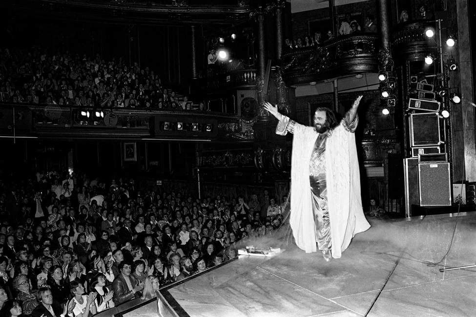 Demis ROUSSOS