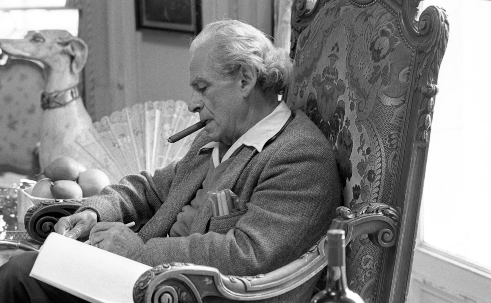 Samuel Fuller lors du tournage du film " Les Voleurs de la nuit" le 23 novembre 1982.