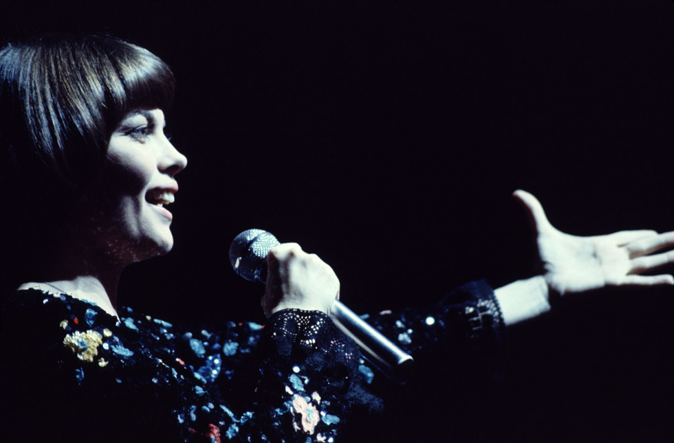 Mireille MATHIEU