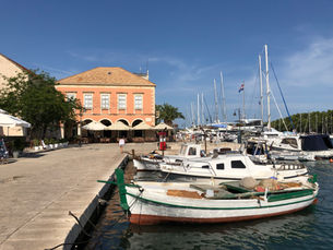 C + 12 : When Emperors Have to Hide