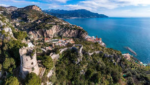 J - 147 : Amalfitans - Rome's Heirs on the Mare Nostrum