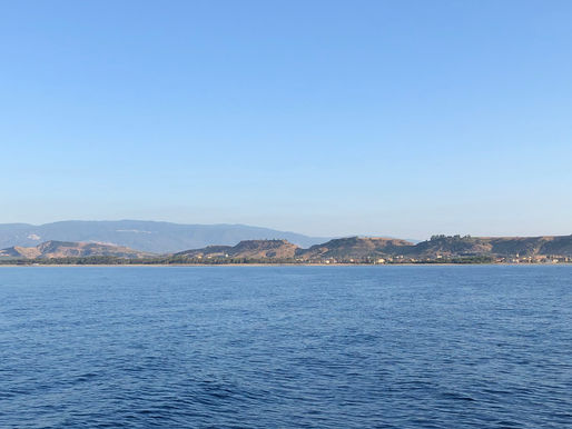 G - 61 : Cultural War on Italy's Beaches