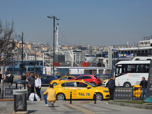F - 34 : French Tanks in Istanbul