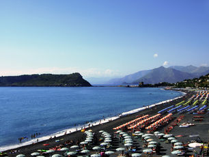 E - 44 : Deckchair Galore!