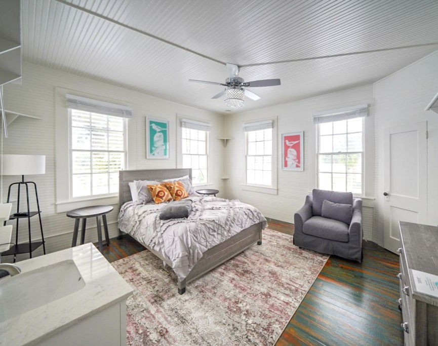 Luxe Queen 3 - Upstairs