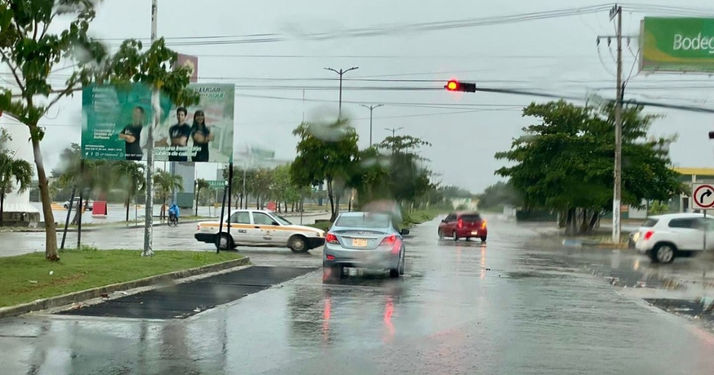 Chetumal bajo agua, tras lluvias registradas en las últimas horas