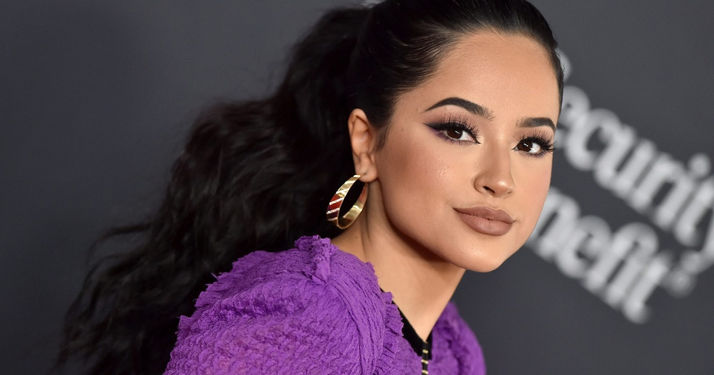 Becky G se hace viral por bailar y cantar «La Chona»