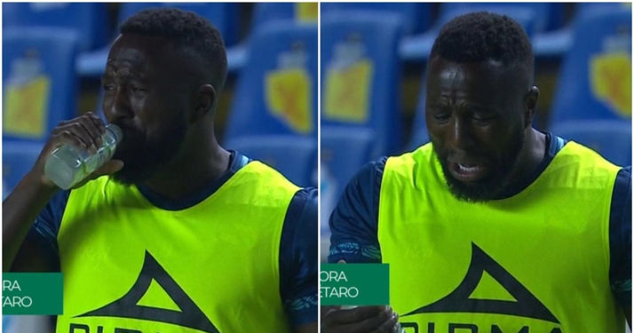 Jugador del Puebla le «hace el feo» al electrolit de coco en pleno juego: VIDEO