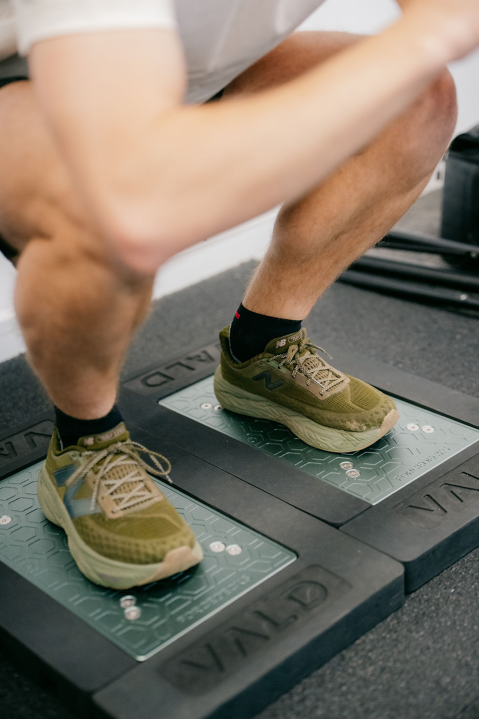 Male client using VALD forcedecks at Move Sports Pyhysiotherapy and Pilates Geelong with Tanner Nyholm