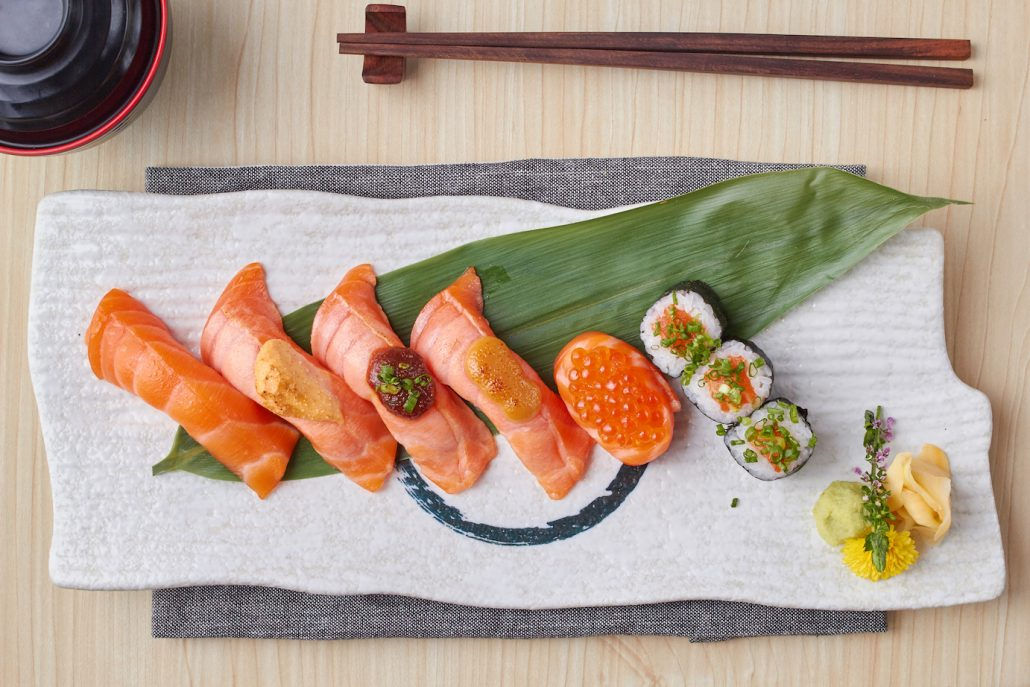 FIN SALMON SUSHI SET(เซตซูชิ ปลาแซลมอน)