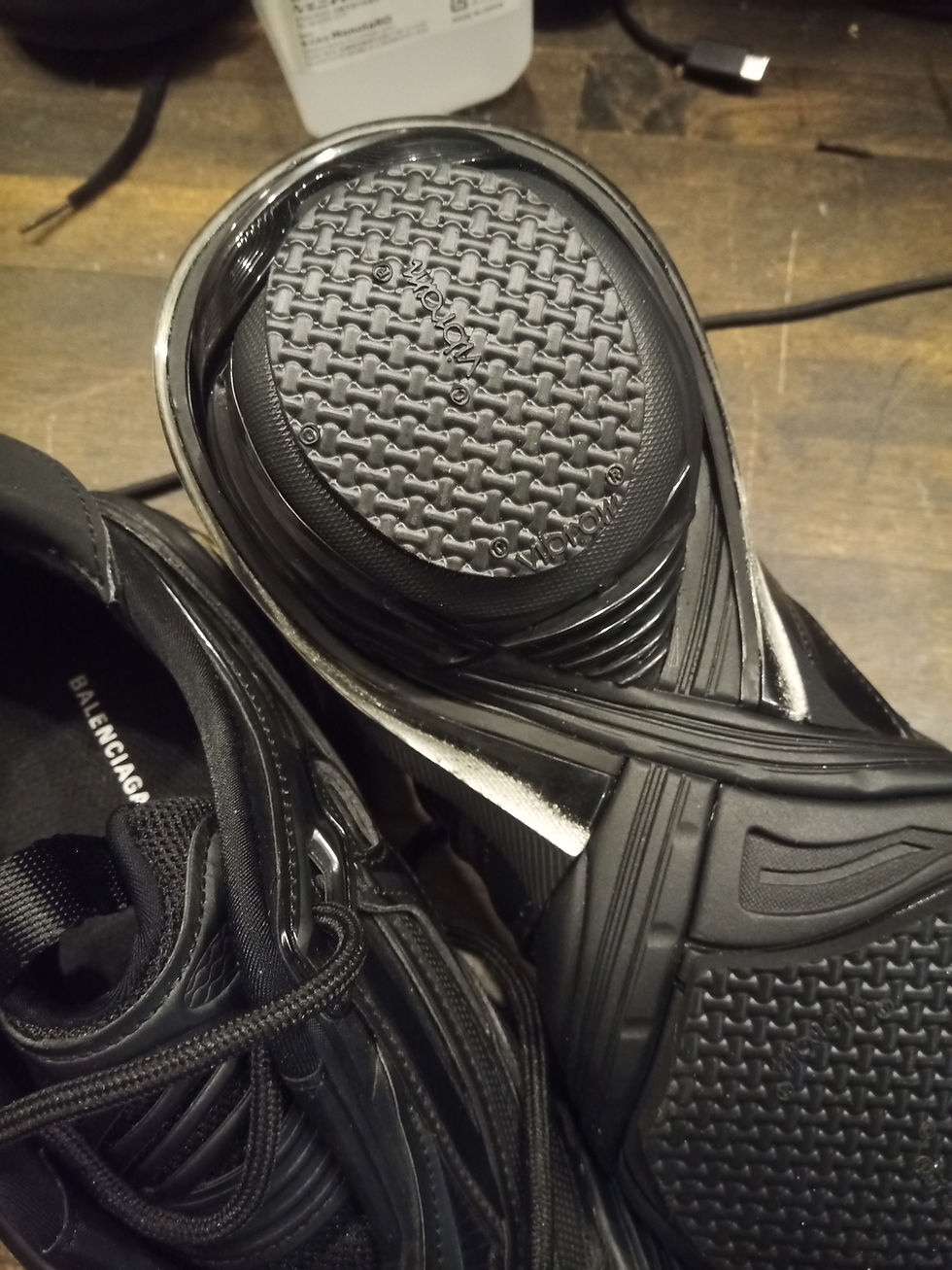 BALENCIAGA バレンシアガ TYREX 新品 補強