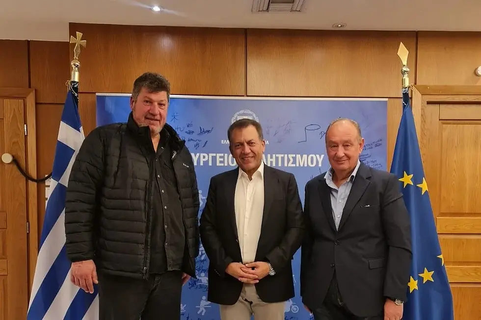 Ο Παναγιώτης Ηλιάδης και ο Φάνης Χριστοδούλου συναντήθηκαν ως εκπρόσωποι της ΚΑΕ Πανιώνιος με τον Ιωάννη Βρούτση, το απόγευμα της Τετάρτης (3/12), σε μια συζήτηση που επικεντρώθηκε στη στρατηγική ανάπτυξης του ελληνικού αθλητισμού και τον ρόλο του Πανιωνίου στη νέα αυτή πορεία.