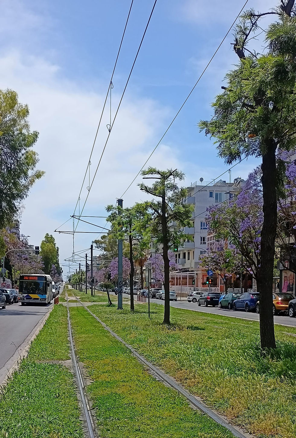 21 χρόνια τραμ στη Νέα Σμύρνη: Τα καλά και τα κακά του