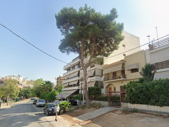 Δημότης νιώθει απειλή από δέντρο έξω από το σπίτι του