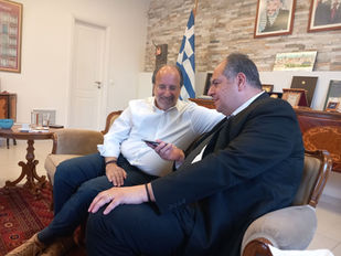 Την συμπαράσταση και την αλληλεγγύη του εξέφρασε ο Δήμαρχος Νέας Σμύρνης Γιώργος Κουτελάκης στον πρέσβη της Παλαιστινιακής Αρχής στην Ελλάδα Yussef Dorkhom