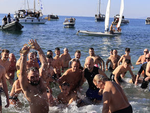 Θεοφάνεια 2025 στον Φλοίσβο Παλαιού Φαλήρου (Photos)