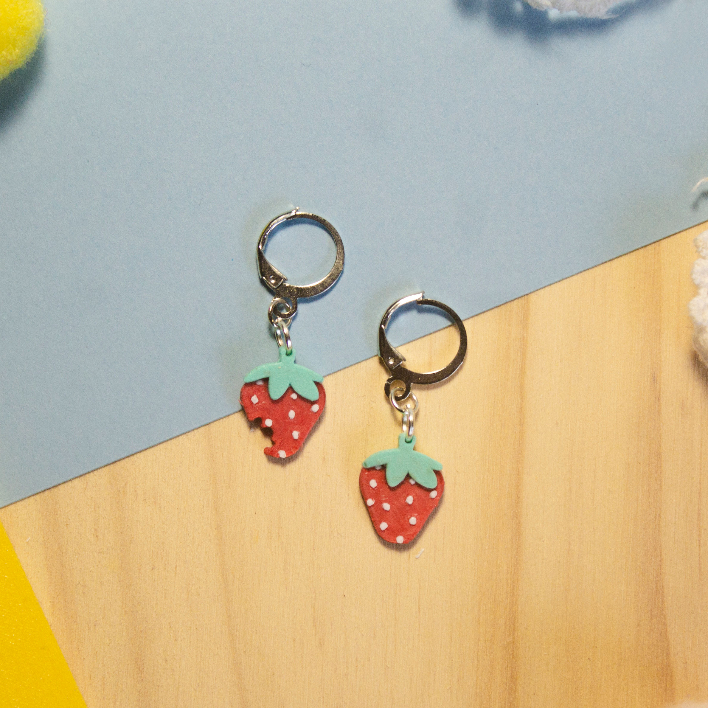 Pendientes FRESAS (minis)