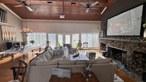 Large open Great Room & Dining Area - great for hosting events and gatherings