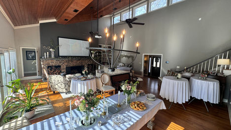 Large open Great Room & Dining Area - great for hosting events and gatherings