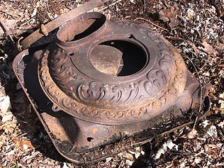 CORBIN HOLLOW SCHOOL TOP OF WOODSTOVE AS SEEN IN OLD PHOTO.JPG