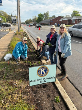 Kiwanis participated in Midland Blooms