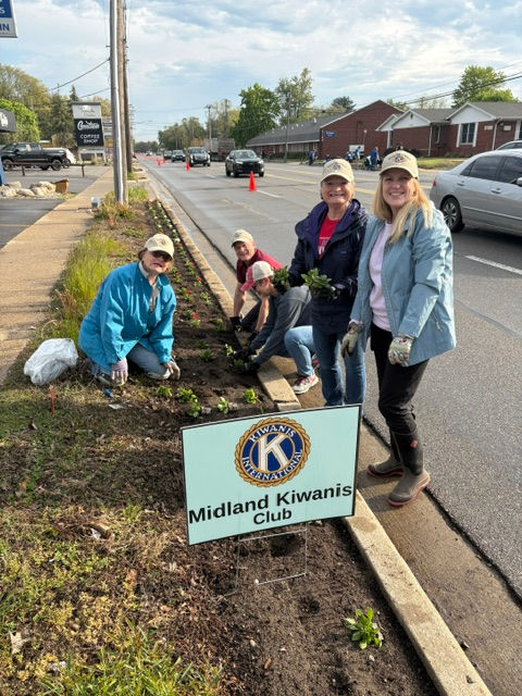 Kiwanis participated in Midland Blooms