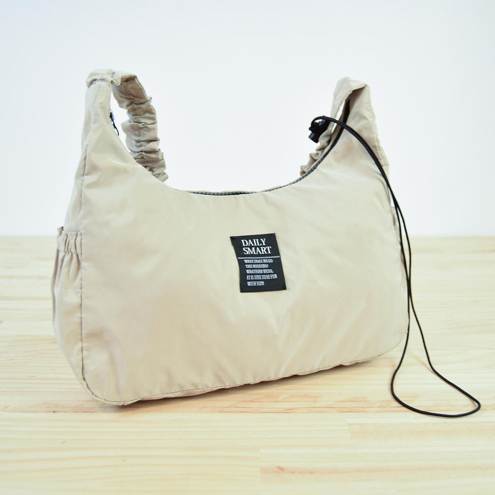 Miniature : Sac en Nylon doublé avec une Sangle Froncée et des Poches Latérales - Patron de Couture PDF