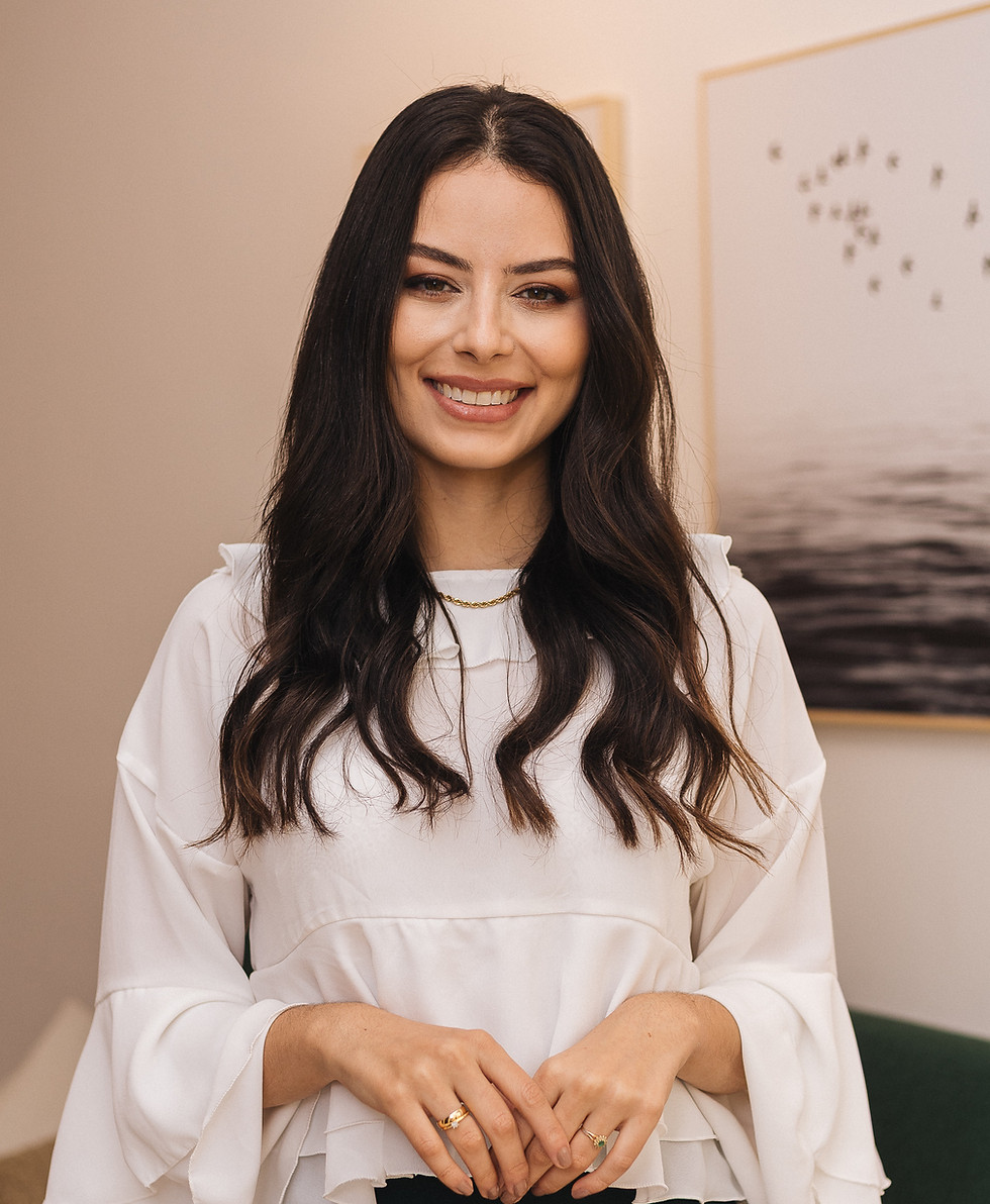 Dra. Bruna Ferraz