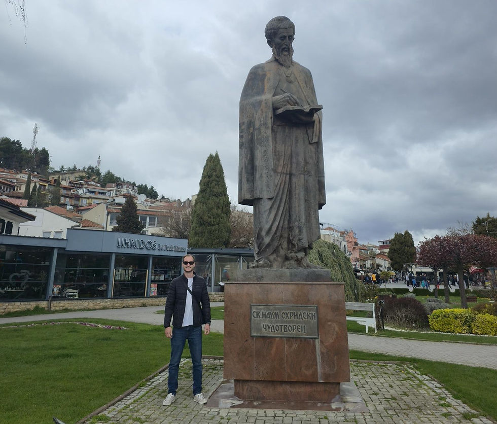 Estátua de São Naum