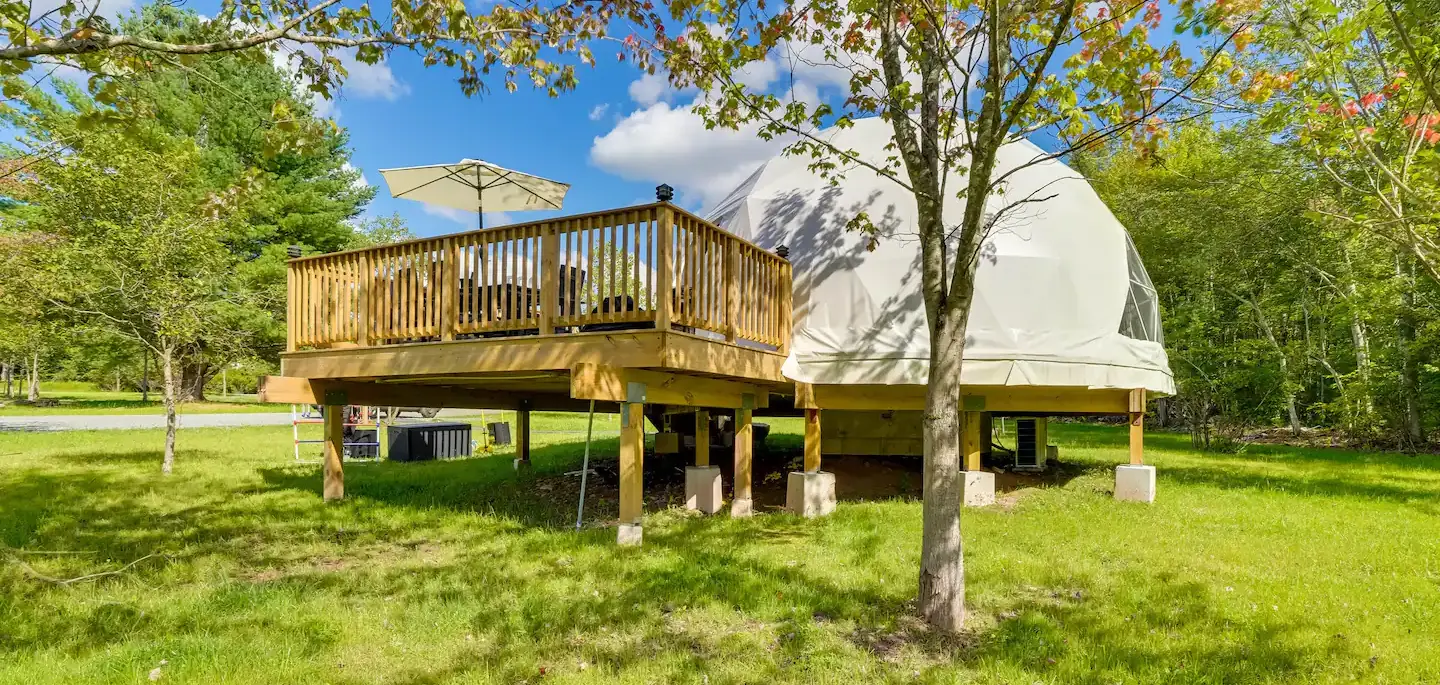 Unique luxury glamping private dome with deck fully furnished in Catskills New York