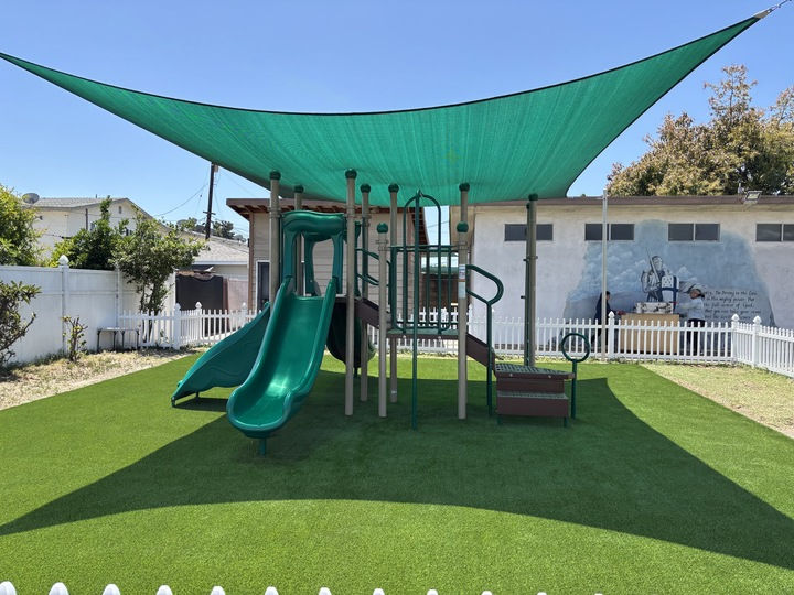 Academia Montessori Artificial Turf
