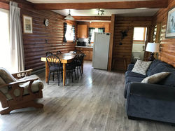 Cabin 9 - Diningroom