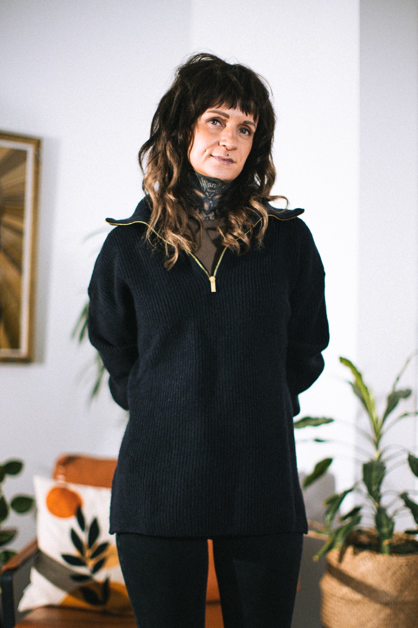 Künstlerinnen-Portrait mit Tattoo Artist und Illustratorin Pamina Besczelszka aus Leipzig