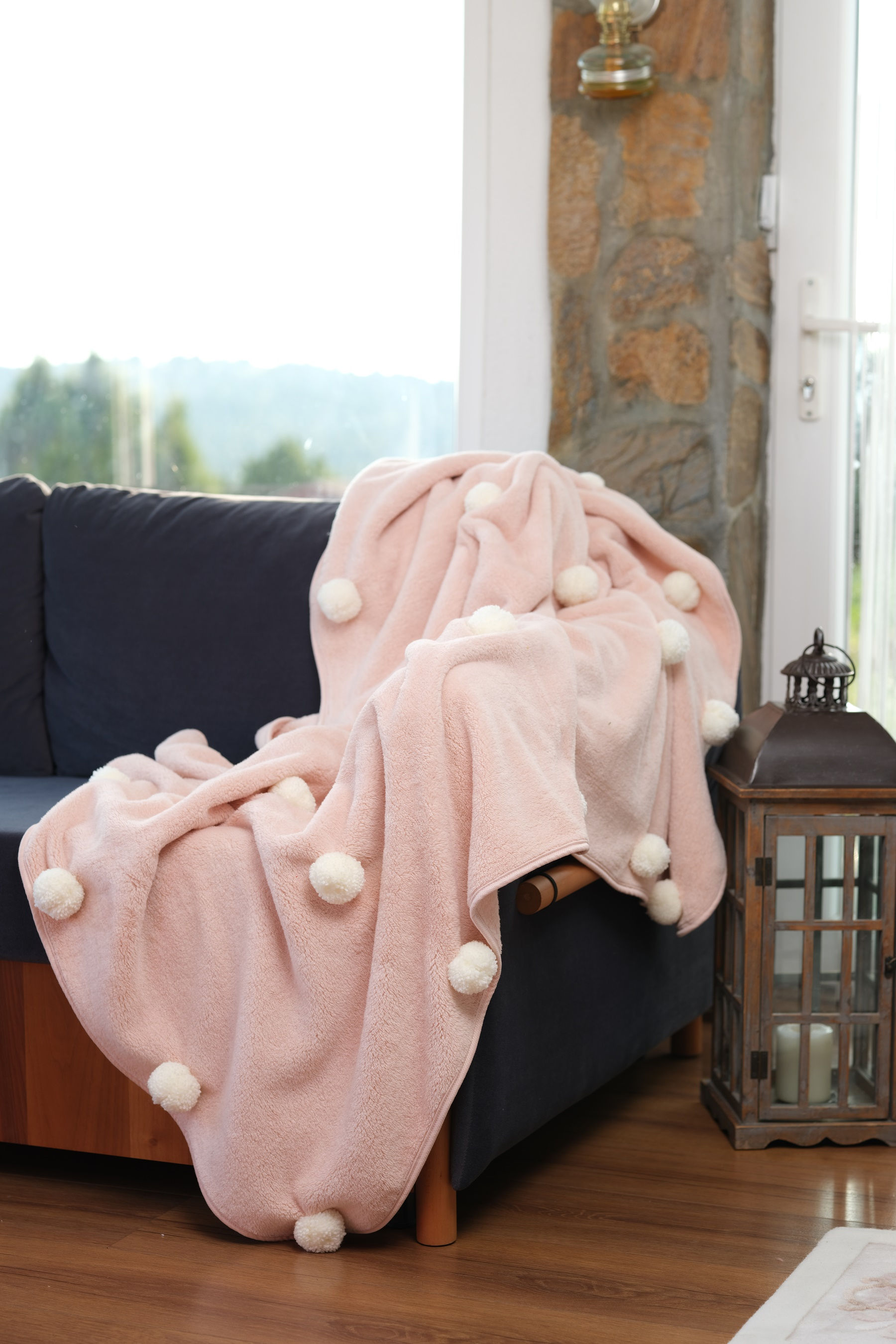 Wellsoft Peluş Pudra Renk Ponponlu Tv Battaniyesi