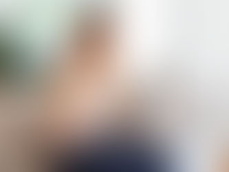 Mujer joven con dolor abdominal.