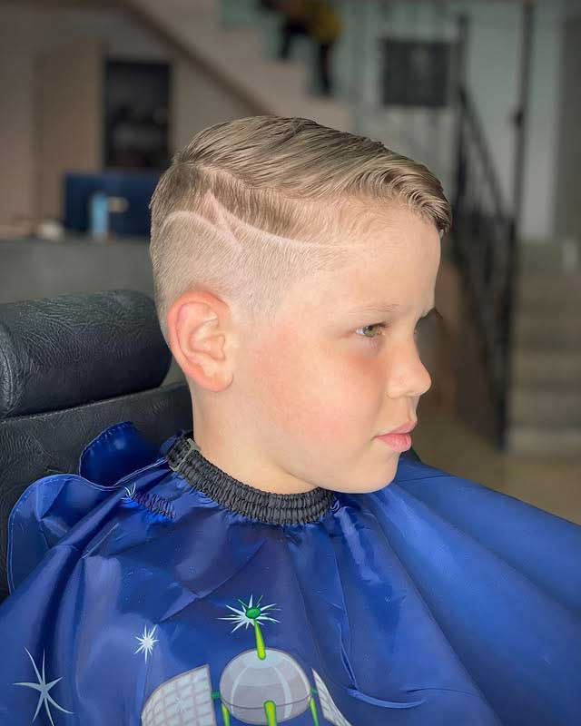 Buzz cut uomo: taglio corto uniforme realizzato a tosatrice nel barbershop SKRILOV