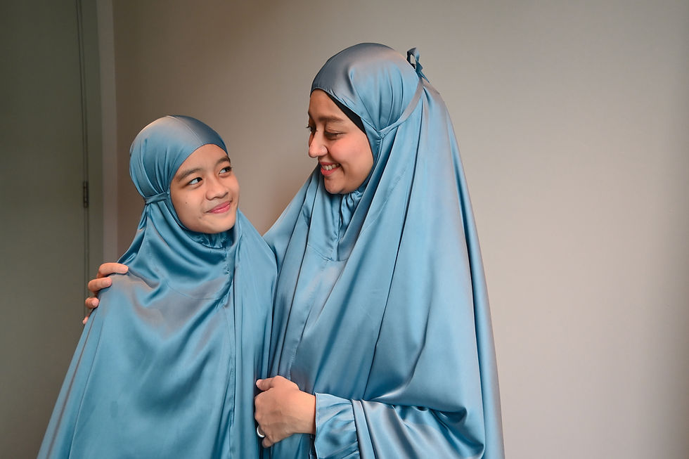 Thumbnail:  Amm wa ibnatt Prayer Wear