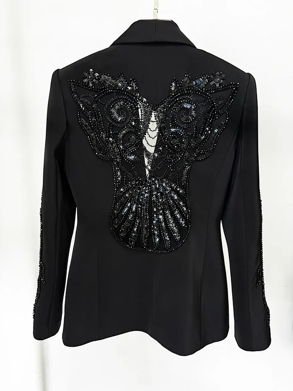 Thumbnail: The Obsidian Wings Suit