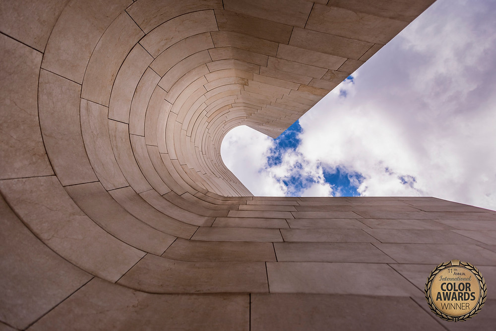 Ma photographie d'art "Architectural wave" récompensée aux International color awards 2018.