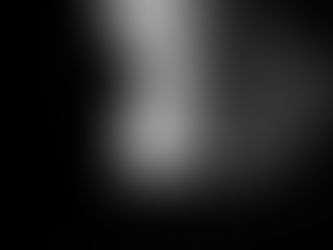 Silhouette en noir et blanc représentant une personne en introspection, symbole du besoin de ralentir et de se recentrer.