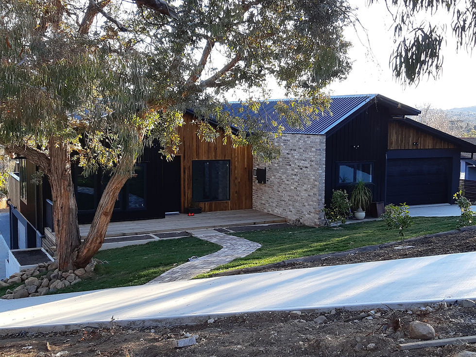 SIPs home built on a sloping block that is NATHERS 9 star rated