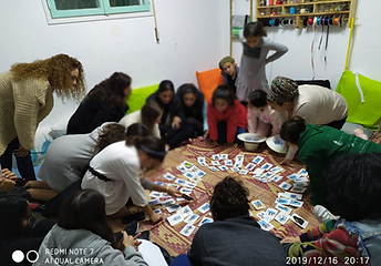 נערות-png.png