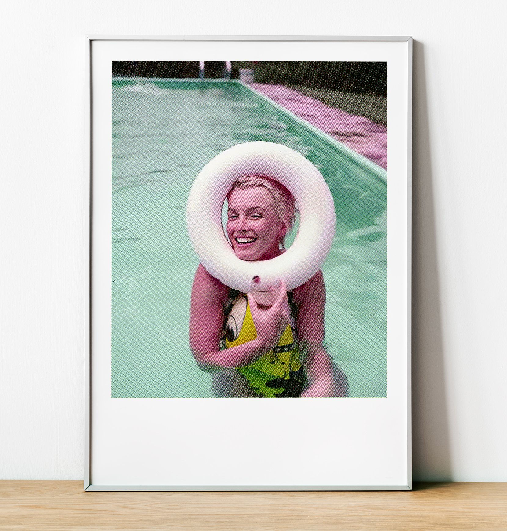 Marilyn Monroe in the pool | יעקב בן כהן | הדפס רשת