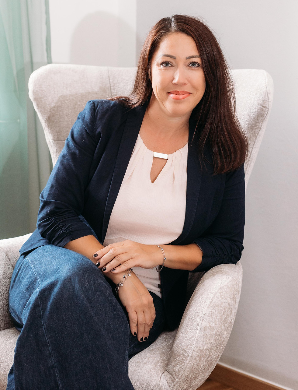 praxisbild nina schönberger psychotherapeutin praxis für systemische therapie wattens tirol