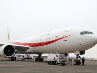 特別輸送機B-777