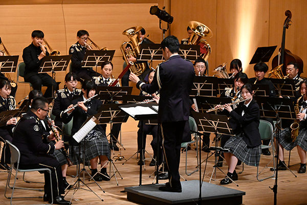 西方音楽隊と地元の玖珠美山高校吹奏楽部との合同演奏