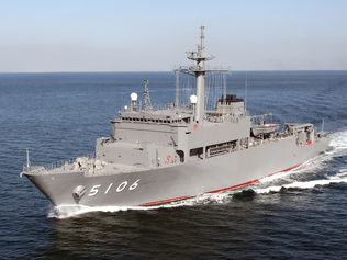 海洋観測艦“しょうなん”