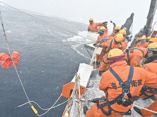 「しらせ」が再び南極に　トッテン氷河沖で観測支援開始