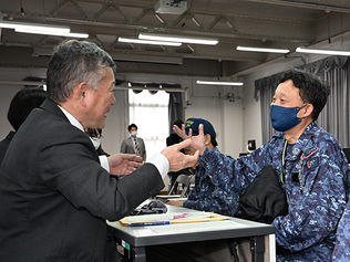 舞鶴　海自初　1次産業説明会